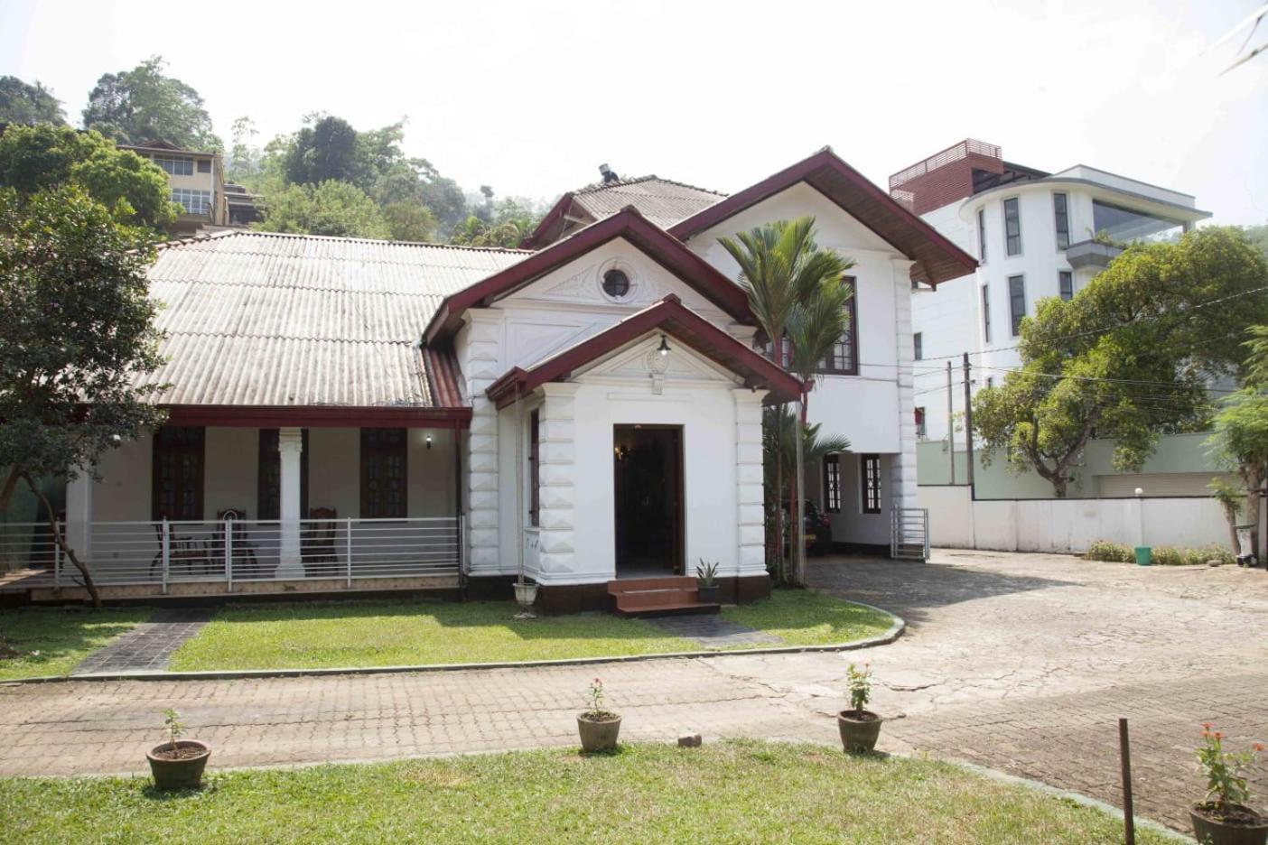 Antique Tourists Lodge Kandy Luaran gambar